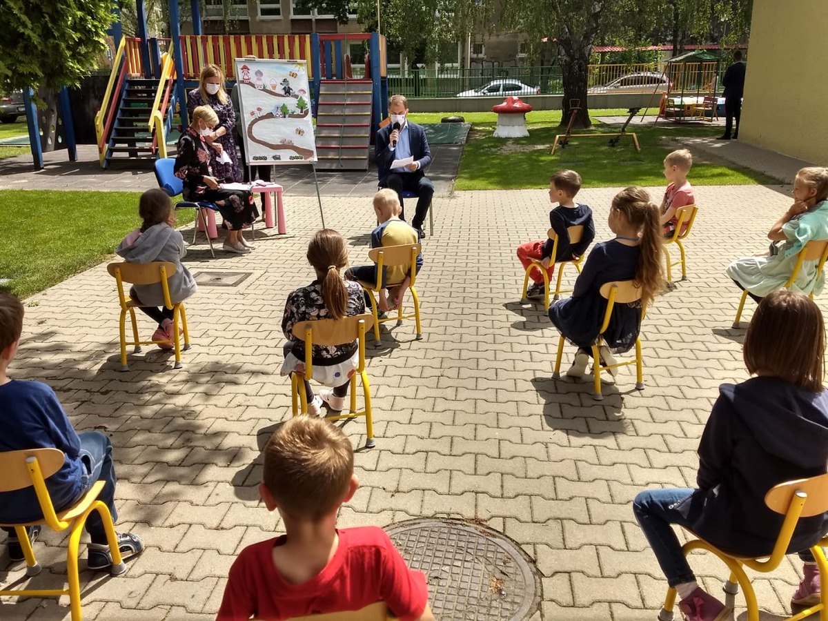 Premiér Igor Matovič na ZŠ Ostredkova v Bratislave