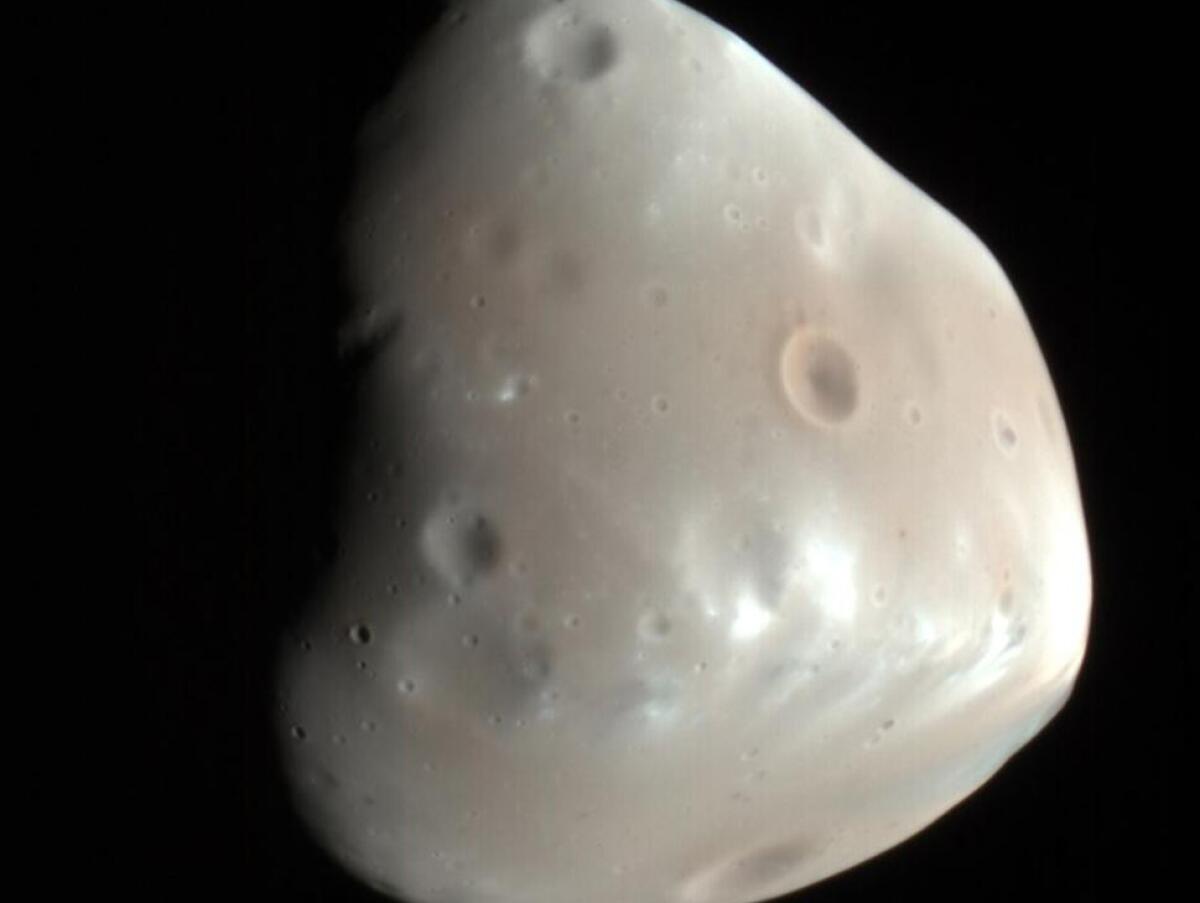 Deimos-1024px