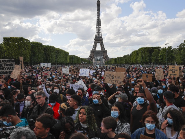 Protest francúzsko paríž demonštrácia floyd