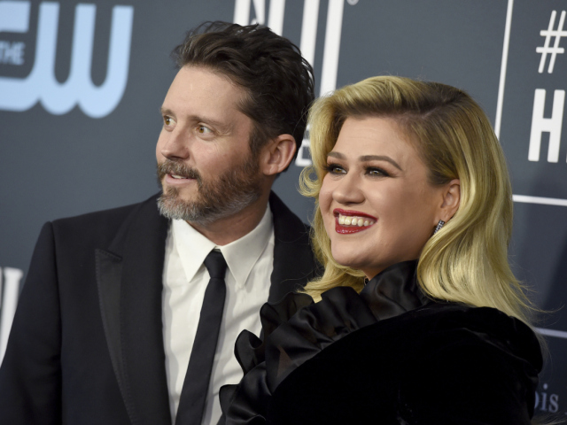 Manželia Brandon Blackstock a Kelly Clarkson na zábere z januára 2020.
