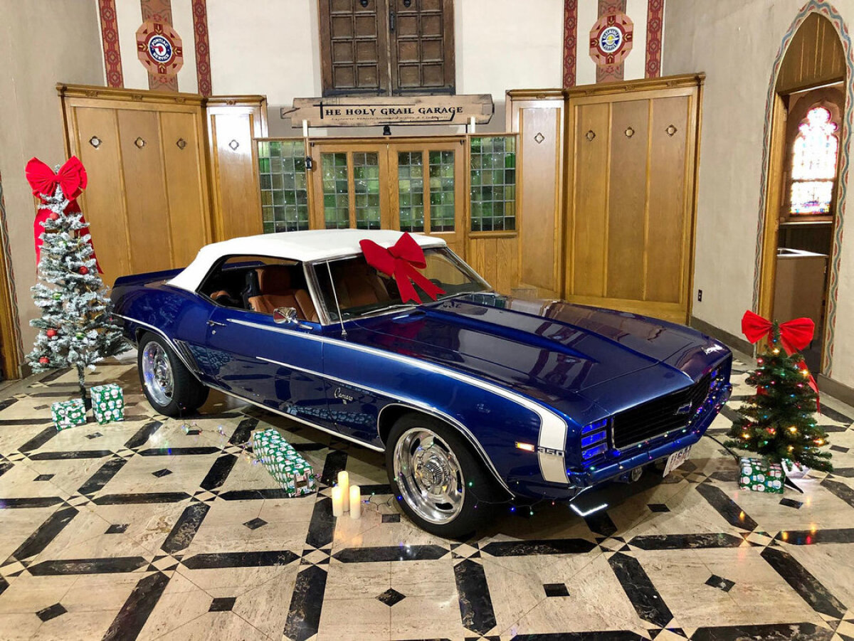 Holy Grail Garage - kostol ako garáž
