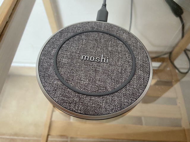 Moshi, Otto Q, nabíjačka
