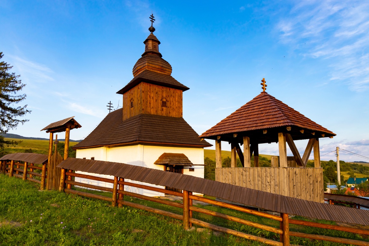 drevený kostol, východ,