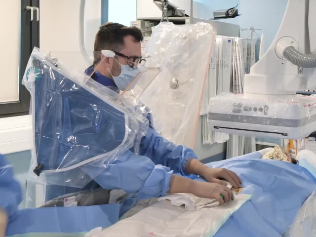 nemocnica, operácia, ochranné oblečenie, doktor, Tibor Balázs