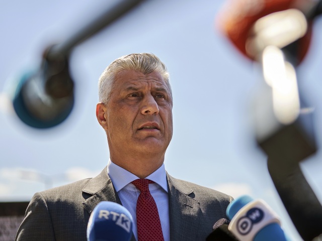 Odsúdenie Thaciho a ďalších považuje kosovský premiér Kurti za neprijateľnú nespravodlivosť. V Kosove považujú odsúdených za hrdinov