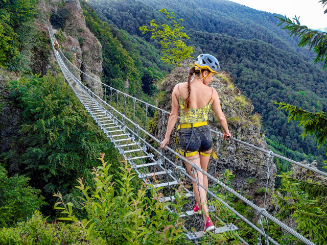 Skalka, ferrata, adrenalín, visutý most, lanový most