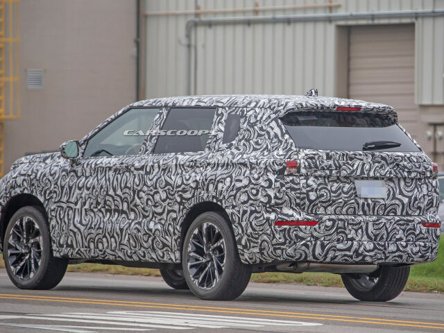 Mitsubishi Outlander - 2021 kamufláž