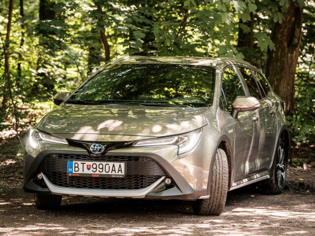 Toyota Corolla Trek 2,0 Hybrid - test 2020