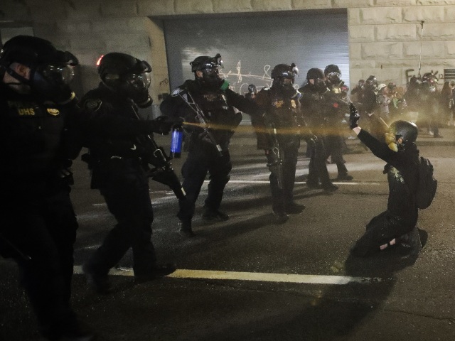 USA portland oregon demonštrácia protest obranné sily