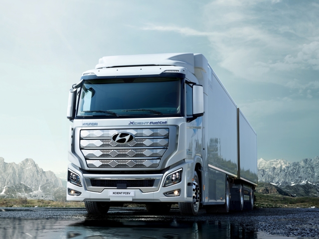 Hyundai Xcient Fuel Cell - 2020