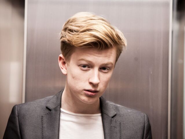 spevak, adam misik
