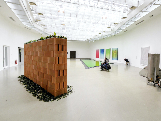 SR Kunsthalle Bratislava vÃ½stavnÃ½ projekt Na hrane TK BAX