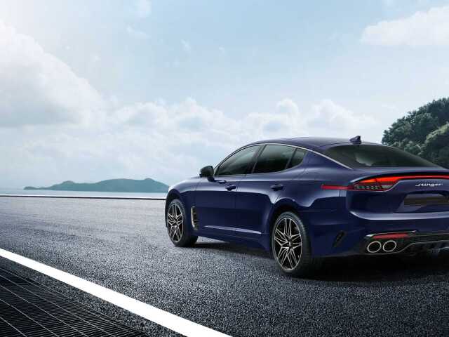 2021-kia-stinger-facelift-rear-quarter-view