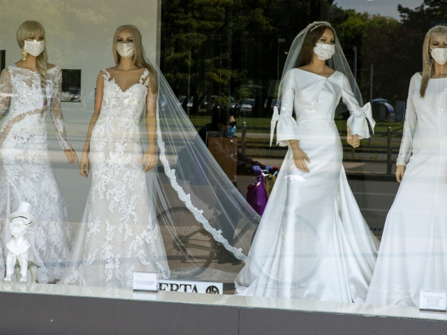 Virus Outbreak-No-Mask Weddings