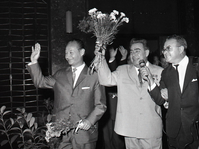 Alexander Dubček, Leonid Brežnev