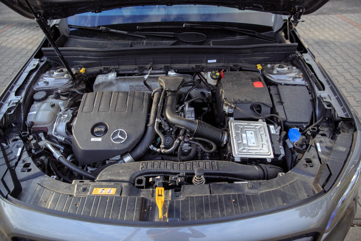 mercedes glb 200
