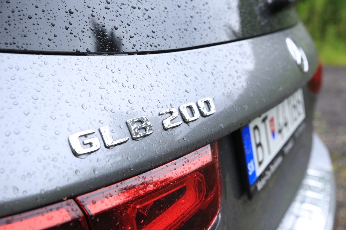 mercedes glb 200