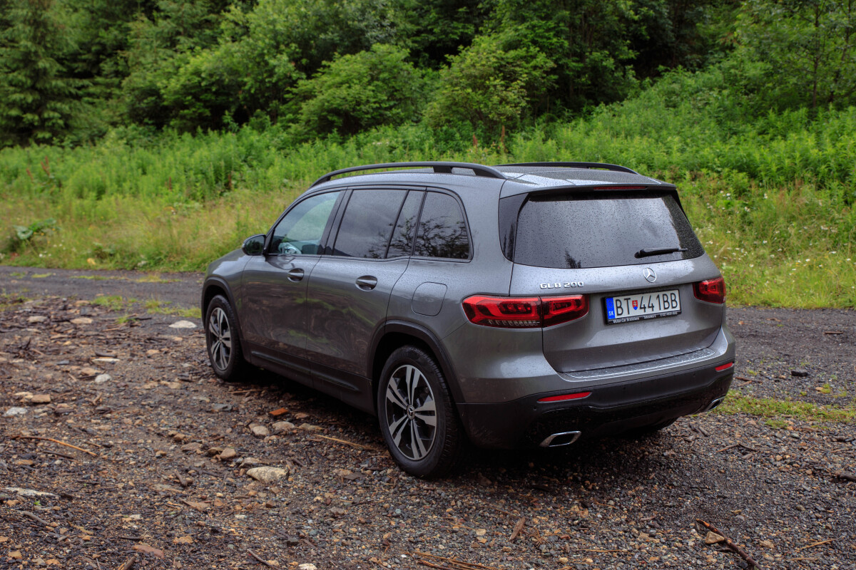 mercedes glb 200