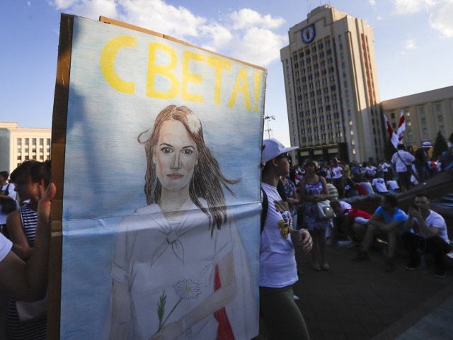 Bielorusko demonštrácie podpora pochod cichanovská