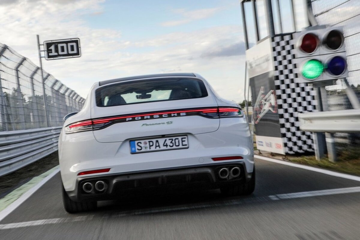 Porsche Panamera 4S E-Hybrid - 2021