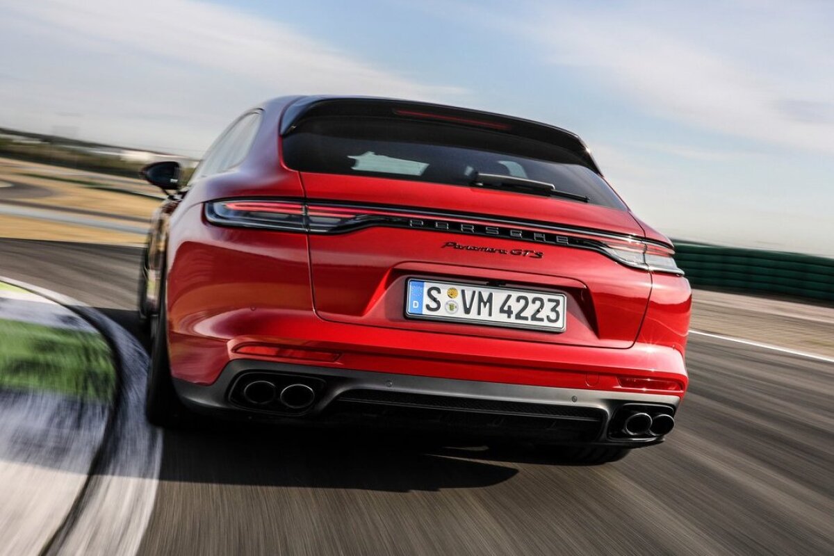 Porsche Panamera GTS Sport Turismo - 2021