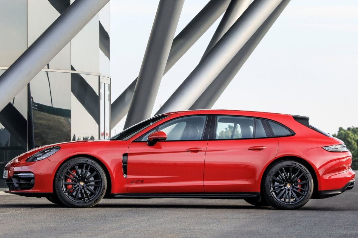Porsche Panamera GTS Sport Turismo - 2021