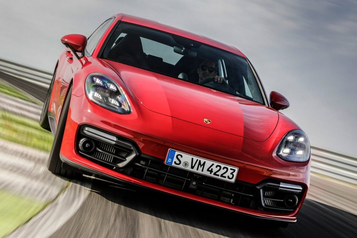 Porsche Panamera GTS Sport Turismo - 2021