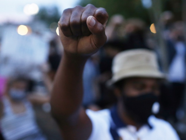 USA Kenosha protesty rasové Afroameričan postrelenie