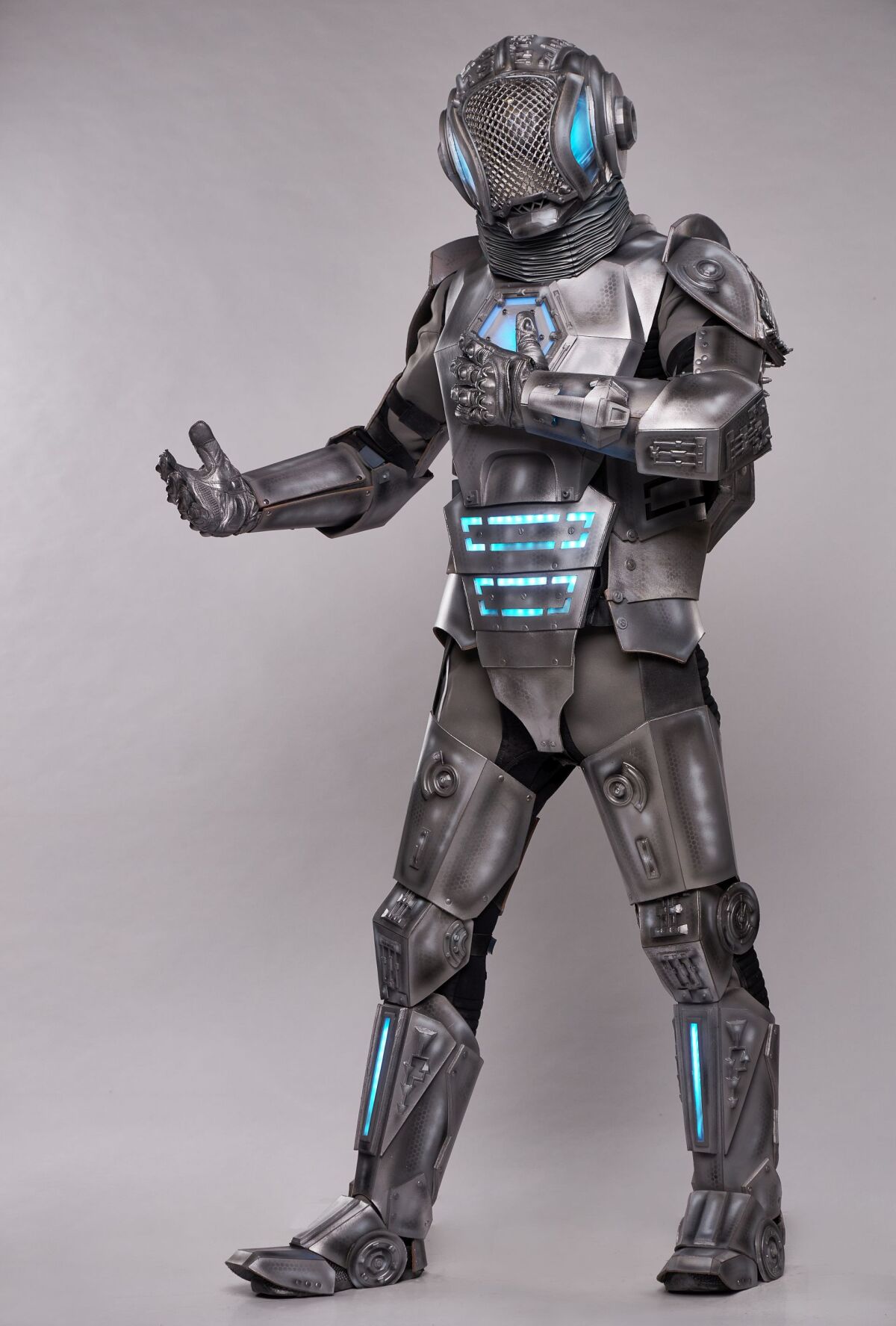 robot, zlatá maska,