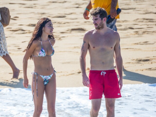 Modelka a dídžejka Chantel Jeffries si užívala slnko a more v San Lucas. Spoločnosť jej robil nový partner - hudobník Andrew Taggart z formácie The Chainsmokers. 