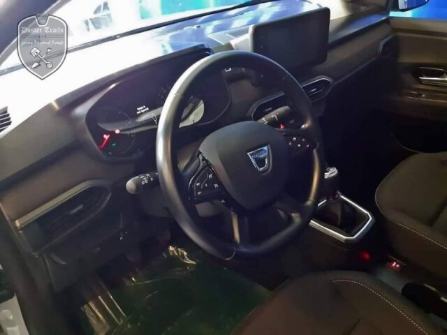 Dacia Sandero - uniknutý interiér 2020