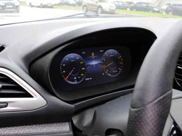 Lada Vesta - digitálny prístrojový panel