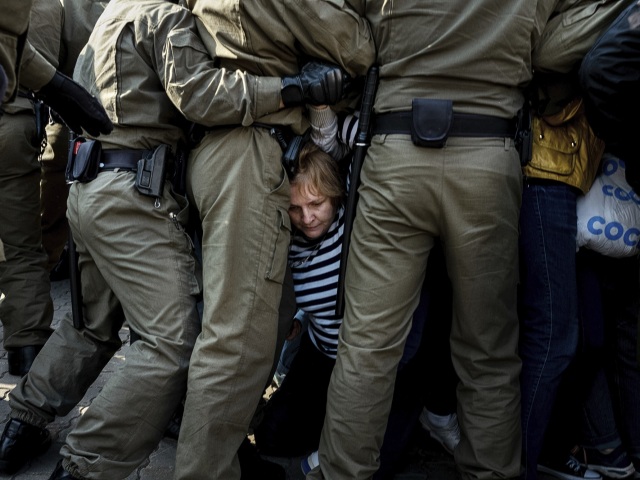 minsk bielorusko násilie polícia demonštrant protest