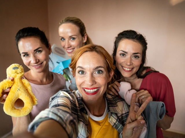 Ústredné kvarteto hrdiniek filmovej komédie Matky. Zľava: Sandra Nováková, Petra Hřebíčková, Hana Vágnerová a Gabriela Marcinková. 