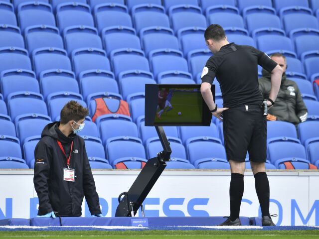 VAR Brighton - Manchester United