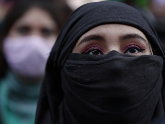 Burka / Moslim / Náboženstvo / Viera /