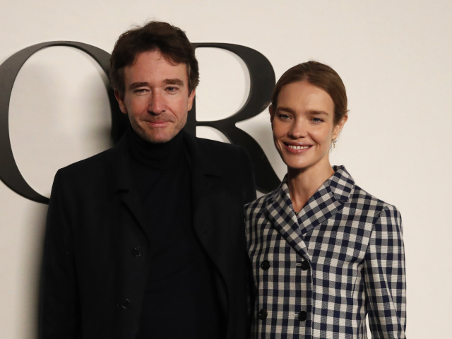 Čerství novomanželia Natalia Vodianova a Antoine Arnault na prehliadke Dior nechýbali. 