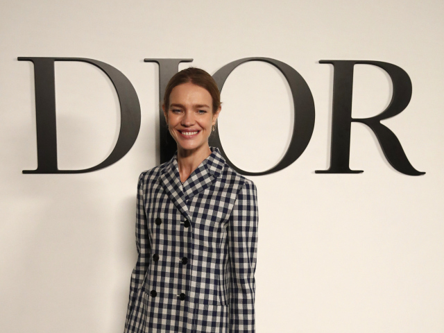 Topmodelka a filantropka Natalia Vodianova pred prehliadkou značky Dior. 