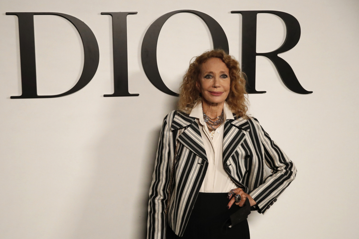 Marisa Berenson pred prehliadkou značky Dior.