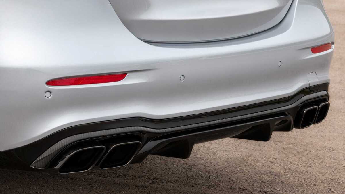 2020-mercedes-amg-e-63-limousine  11 