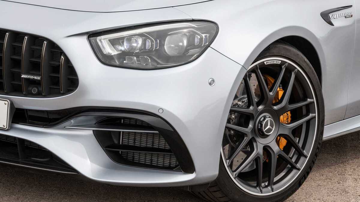 2020-mercedes-amg-e-63-limousine  12 