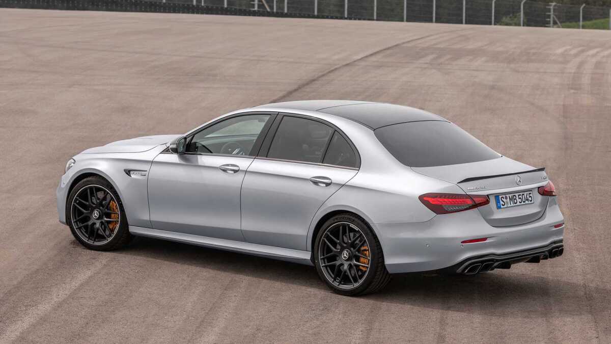 2020-mercedes-amg-e-63-limousine  15 
