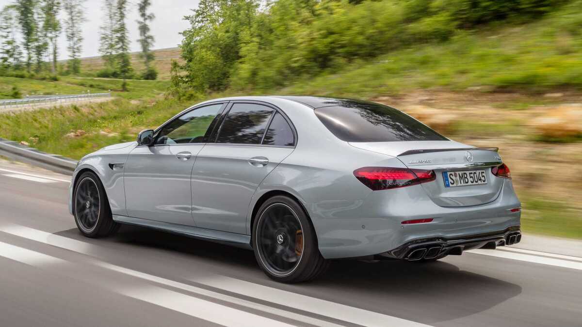 2020-mercedes-amg-e-63-limousine  2 