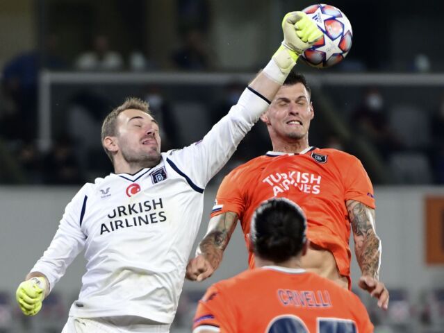 Mert Günok, Martin Škrtel