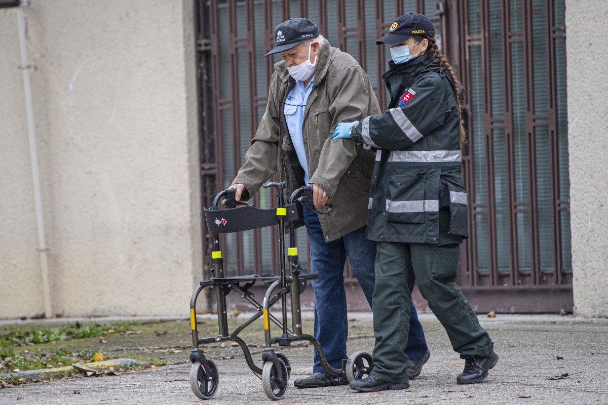 Celoplošné testovanie / Koronavírus /