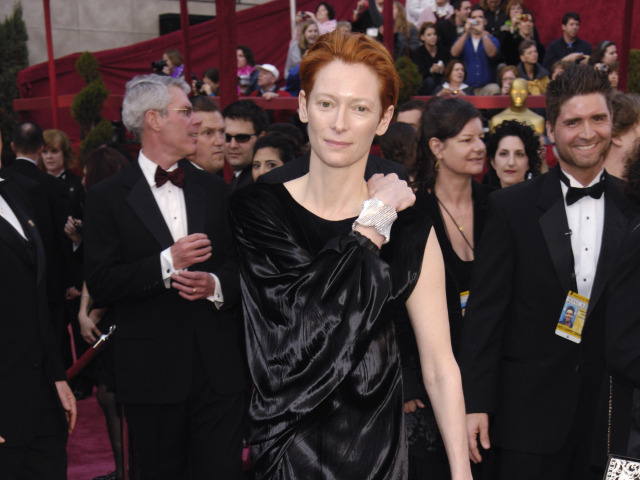 Herečka Tilda Swinton v roku 2008 na vyhlásení cien Oscarov.