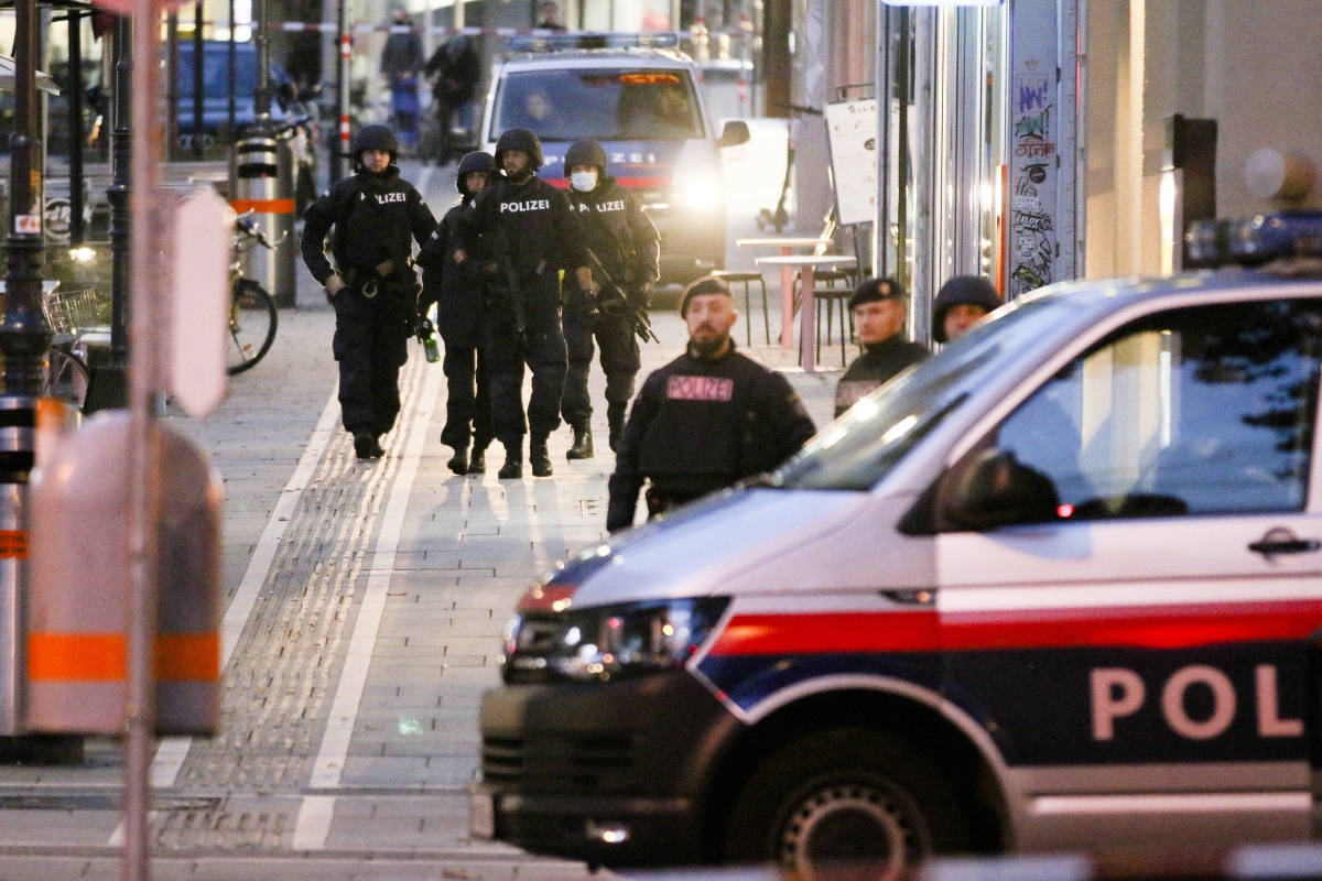 Rakúsko Viedeň synagóga streľba zranení