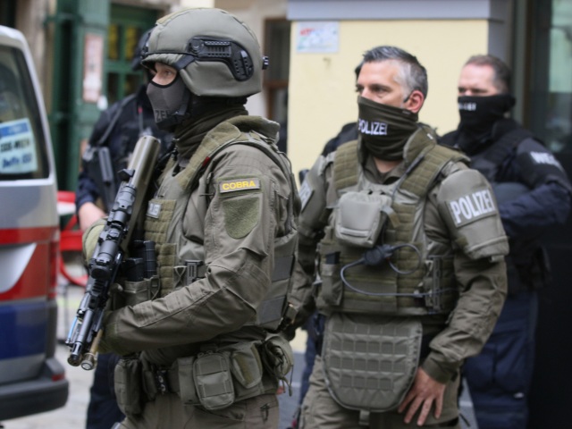 Viedeň / Polícia / Armáda /