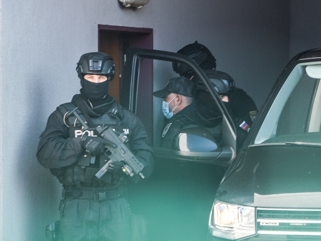 Očistec, obvinený, polícia,