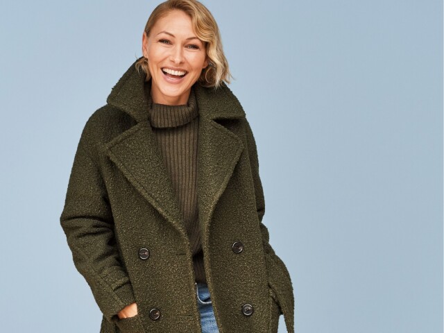 Dámsky kabát z kolekcie Emma Willis pre Next, predáva sa za 82 eur. 